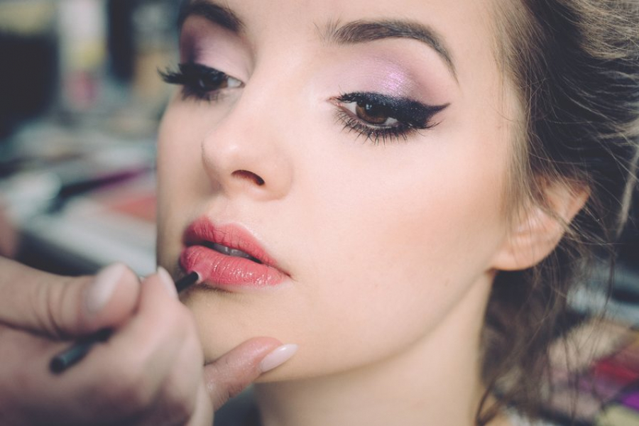 5 Instagram accounts για σένα που λατρεύεις τα makeup tutorials